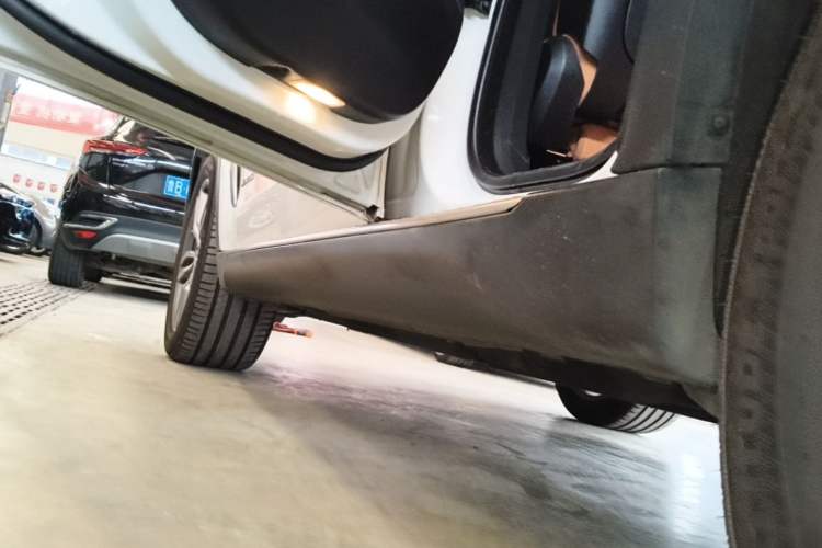 Used BMW X6 2015 xDrive35i U.S. specification Left Side Sill