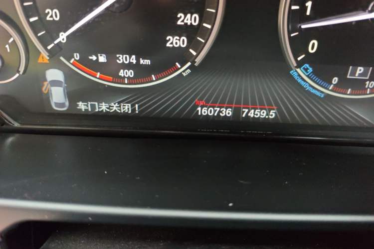 Used BMW X6 2015 xDrive35i Leading Model Odometer Close Up