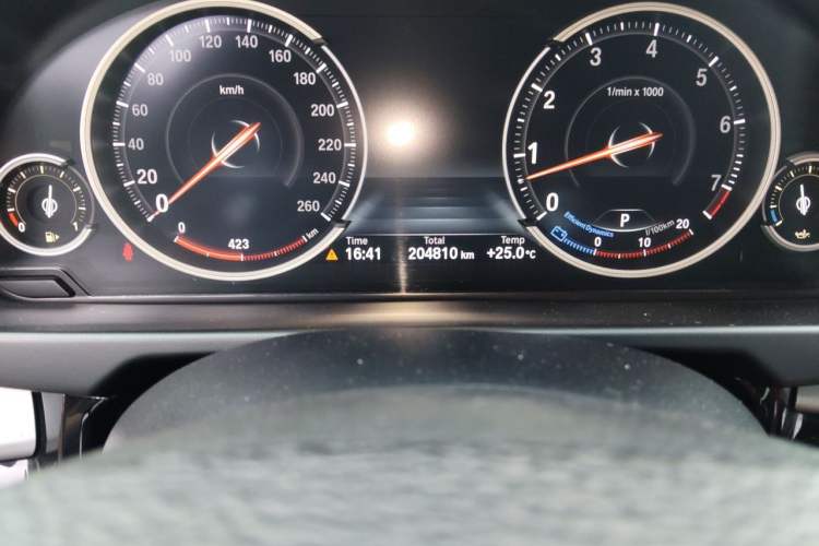 Used BMW X6 2015 xDrive35i Leading Model Odometer Close Up