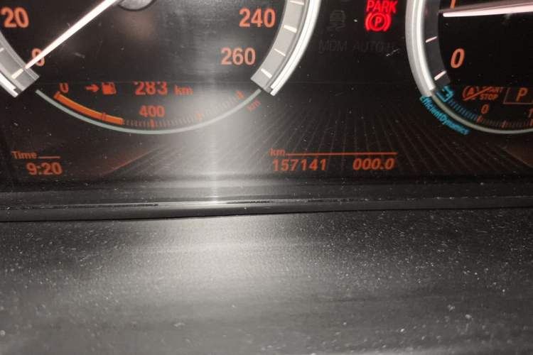 Used BMW X6 2015 xDrive28i Odometer Close Up
