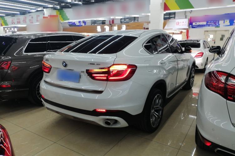 Used BMW X6 2015 xDrive35i Leading Model Rear Right 45 Deg