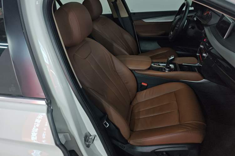 Used BMW X6 2015 xDrive35i Leading Model Right Front Seat