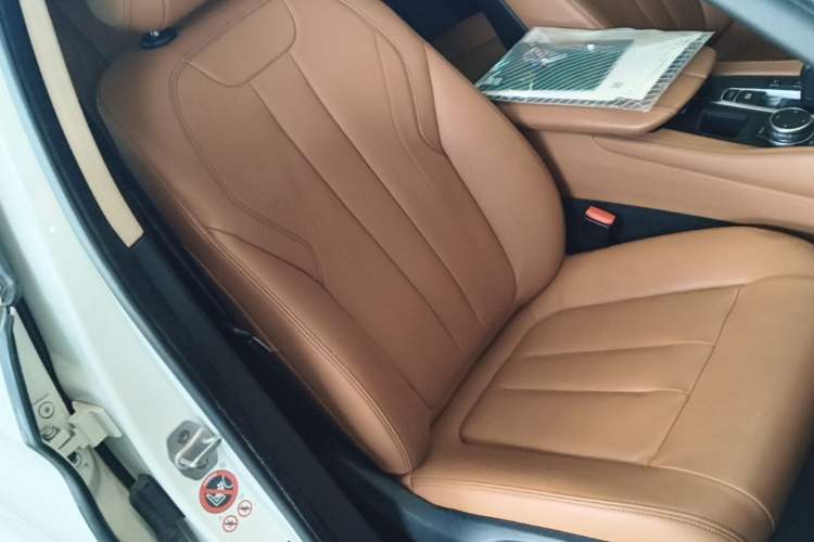 Used BMW X6 2015 xDrive35i U.S. specification Right Front Seat