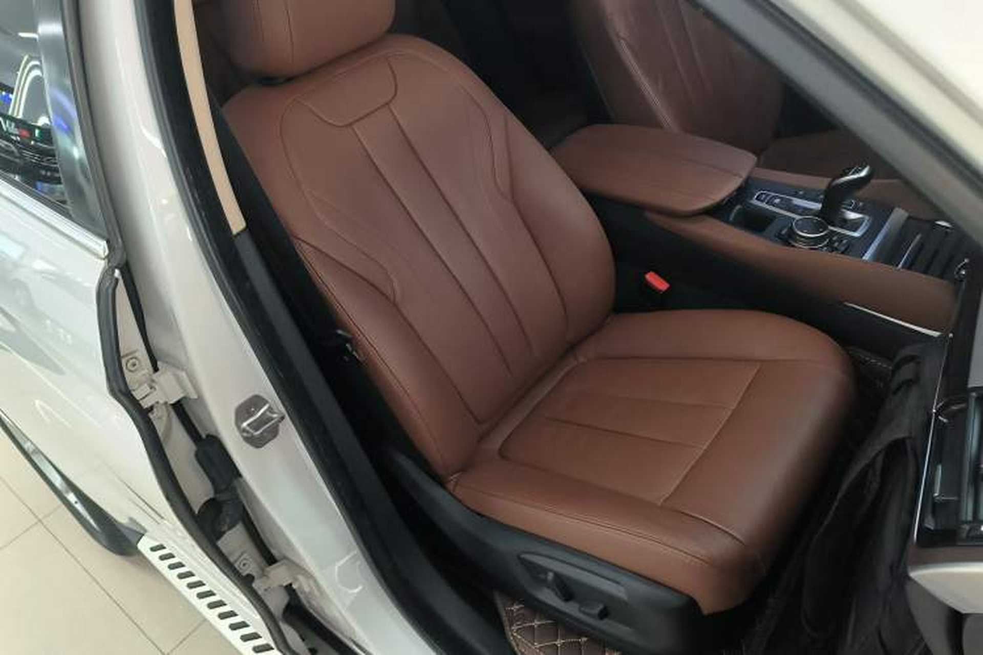 Used BMW X6 2015 xDrive35i Leading Model Right Front Seat