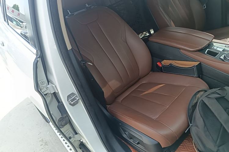 Used BMW X6 2015 xDrive35i Leading Model Right Front Seat