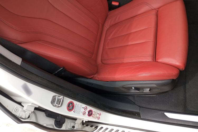 Used BMW X6 2015 xDrive35i U.S. specification Right Front Seat