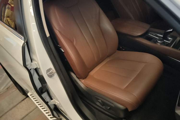 Used BMW X6 2015 xDrive35i Leading Model Right Front Seat