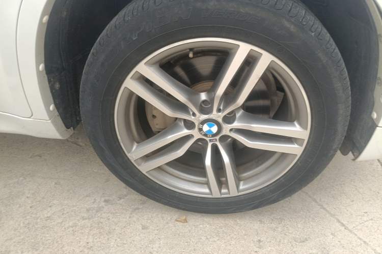 Used BMW X6 2015 xDrive35i Luxury Edition Right Front Wheel Hub