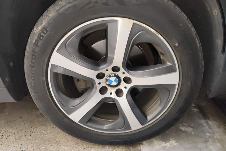 Used BMW X6 2015 xDrive35i Luxury Edition Right Front Wheel Hub