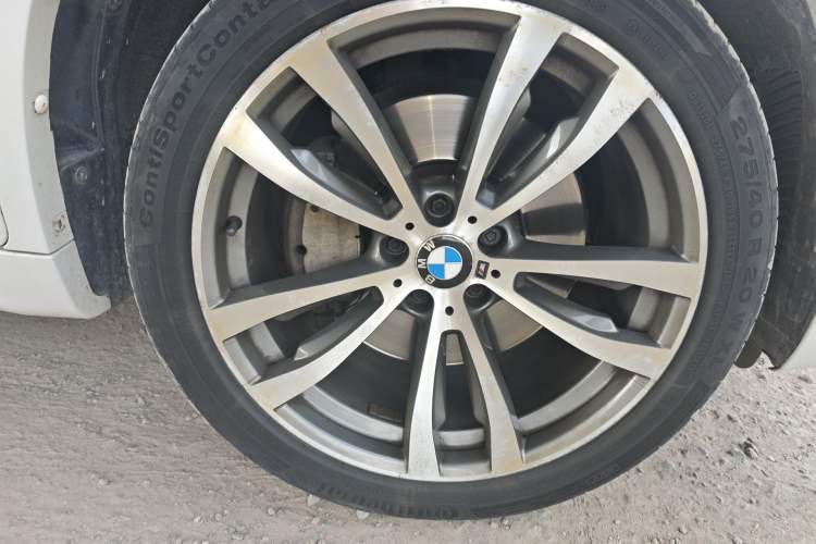 Used BMW X6 2015 xDrive50i M Sport model Right Front Wheel Hub