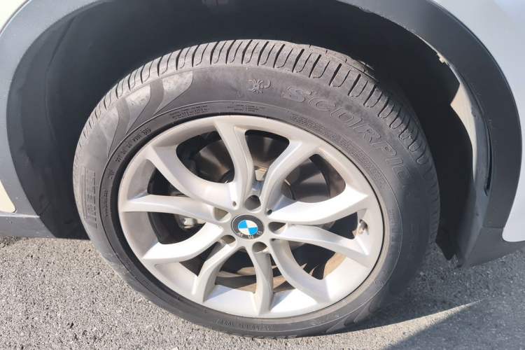 Used BMW X6 2015 xDrive28i Right Front Wheel Hub