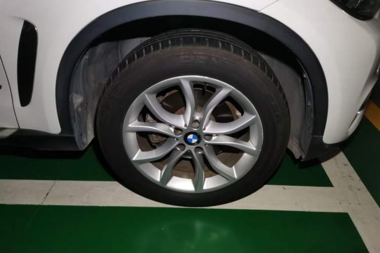 Used BMW X6 2015 xDrive35i Leading Model Right Front Wheel Hub