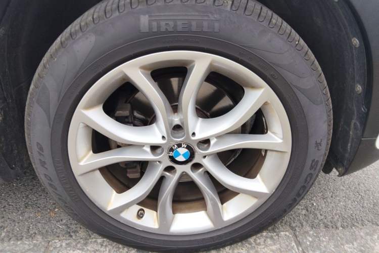 Used BMW X6 2015 xDrive35i Leading Model Right Front Wheel Hub