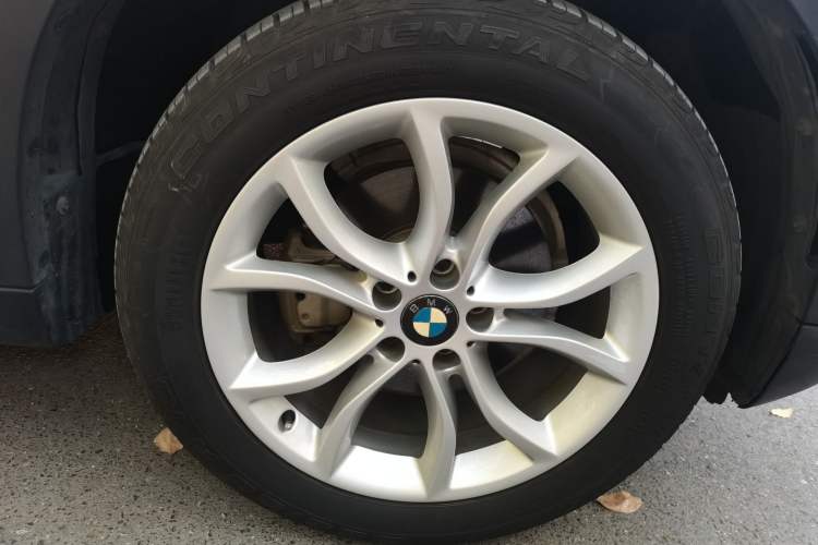 Used BMW X6 2015 xDrive28i Right Front Wheel Hub