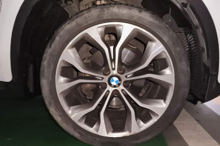 Used BMW X6 2015 xDrive35i Leading Model Right Front Wheel Hub