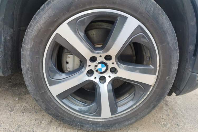 Used BMW X6 2015 xDrive35i Luxury Edition Right Front Wheel Hub