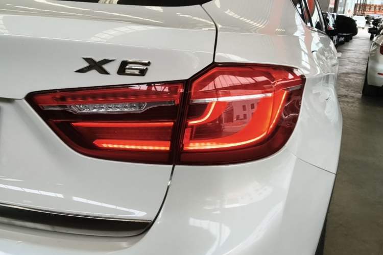Used BMW X6 2015 xDrive35i U.S. specification Right Rear Taillight