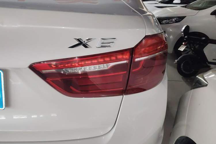 Used BMW X6 2015 xDrive28i Right Rear Taillight