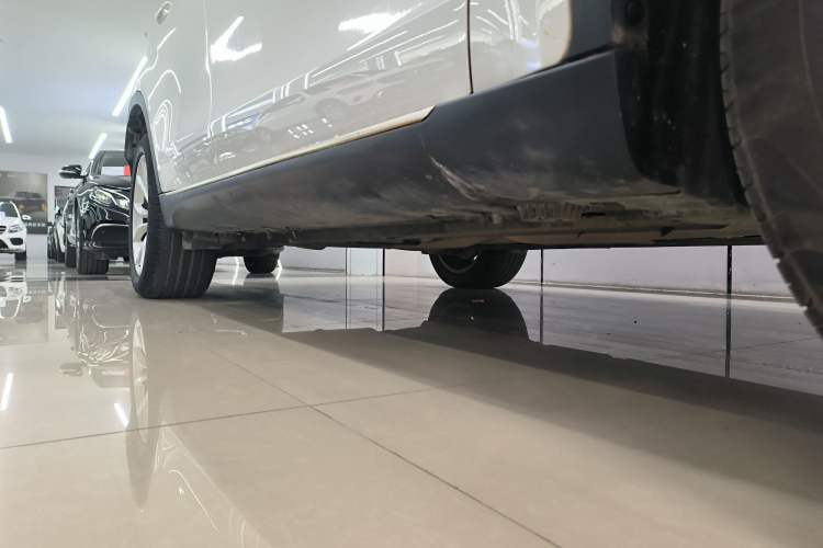 Used BMW X6 2015 xDrive35i Leading Model Right Side Sill