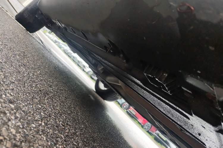 Used BMW X6 2015 xDrive35i Leading Model Right Side Sill