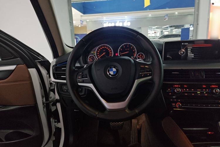 Used BMW X6 2015 xDrive35i Leading Model Steering Wheel