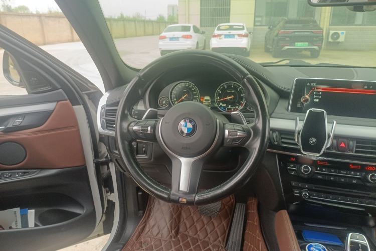 Used BMW X6 2015 xDrive35i Luxury Edition Steering Wheel