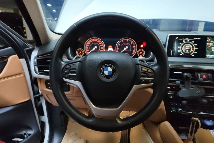 Used BMW X6 2015 xDrive35i Luxury Edition Steering Wheel