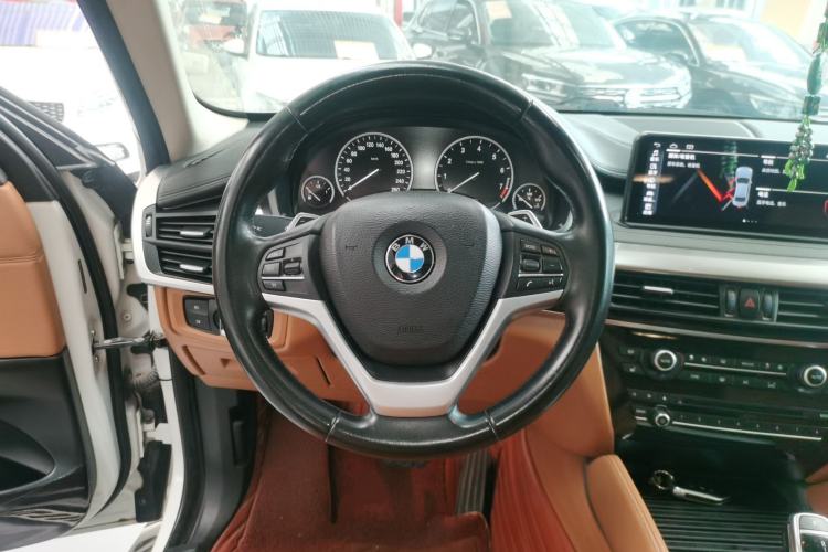 Used BMW X6 2015 xDrive35i Leading Model Steering Wheel