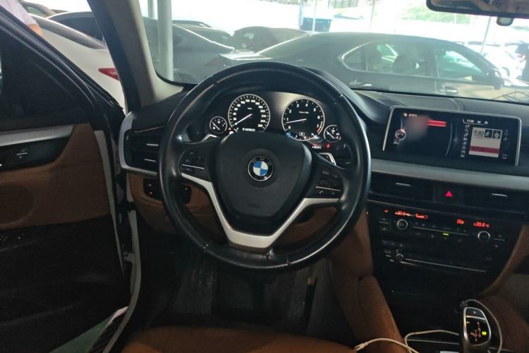 Used BMW X6 2015 xDrive35i Leading Model Steering Wheel
