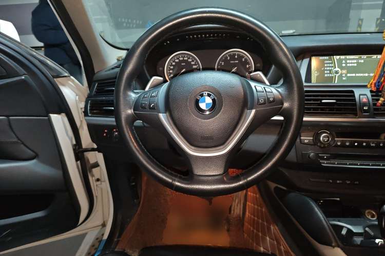 Used BMW X6 2015 xDrive35i Leading Model Steering Wheel