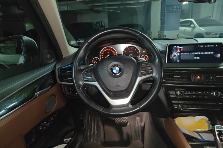 Used BMW X6 2015 xDrive35i Luxury Edition Steering Wheel