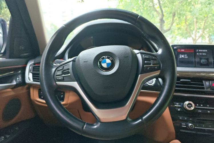 Used BMW X6 2015 xDrive35i Leading Model Steering Wheel