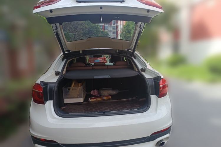 Used BMW X6 2015 xDrive35i Leading Model Trunk