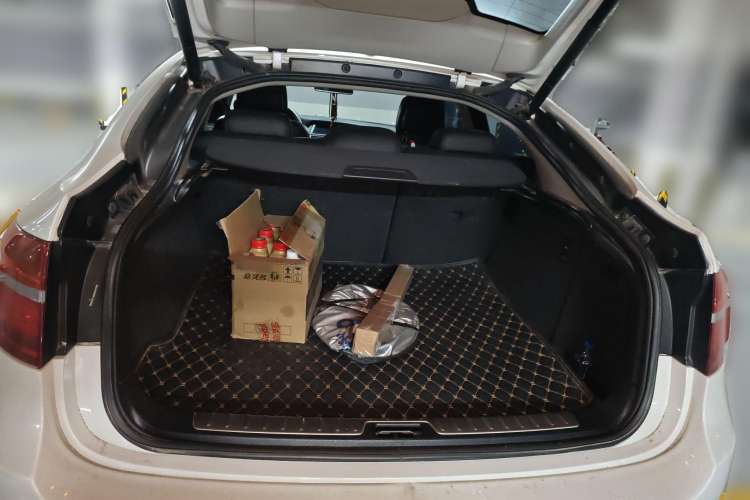 Used BMW X6 2015 xDrive35i Leading Model Trunk