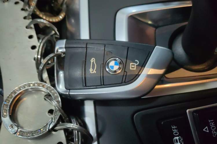 Used BMW X6 2015 xDrive28i Vehicle Key