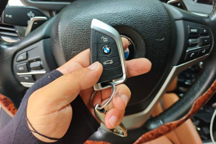 Used BMW X6 2015 xDrive35i Leading Model Vehicle Key