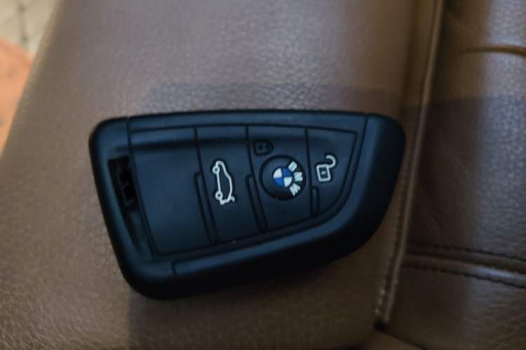 Used BMW X6 2015 xDrive35i Luxury Edition Vehicle Key