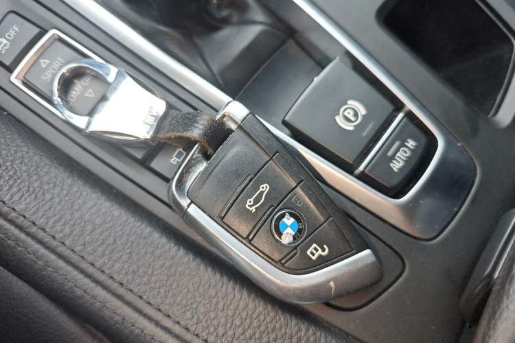 Used BMW X6 2015 xDrive50i M Sport model Vehicle Key