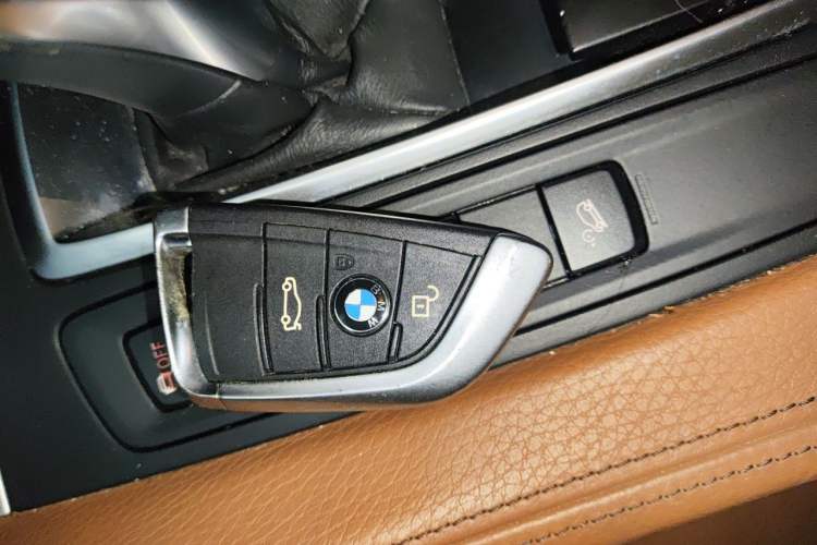 Used BMW X6 2015 xDrive35i Leading Model Vehicle Key