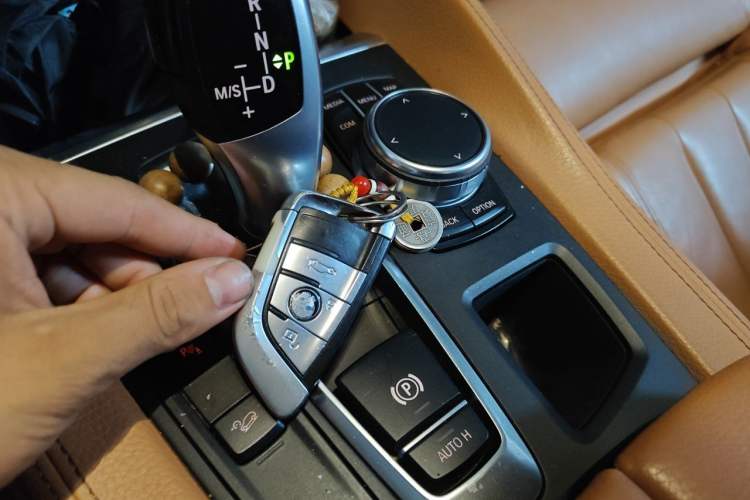 Used BMW X6 2015 xDrive28i Vehicle Key