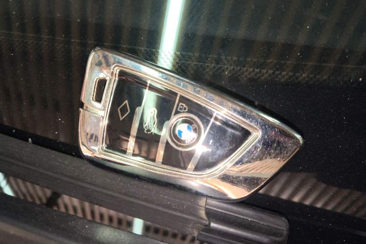 Used BMW X6 2015 xDrive28i Vehicle Key