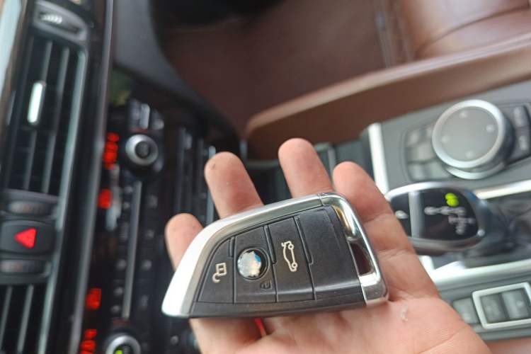 Used BMW X6 2015 xDrive35i Leading Model Vehicle Key