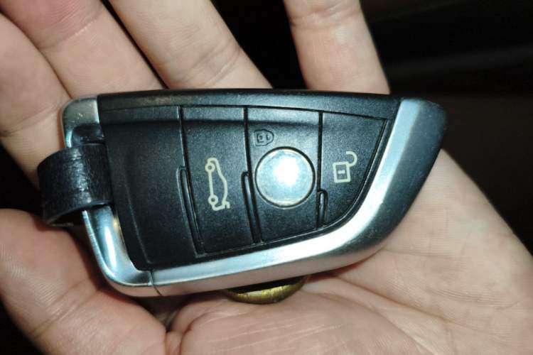 Used BMW X6 2015 xDrive35i Leading Model Vehicle Key