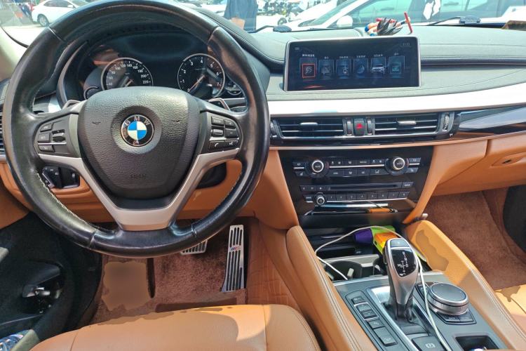 Used BMW X6  Center Console