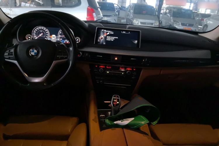 Used BMW X6 2016 xDrive35i Base Model Middle East Center Console