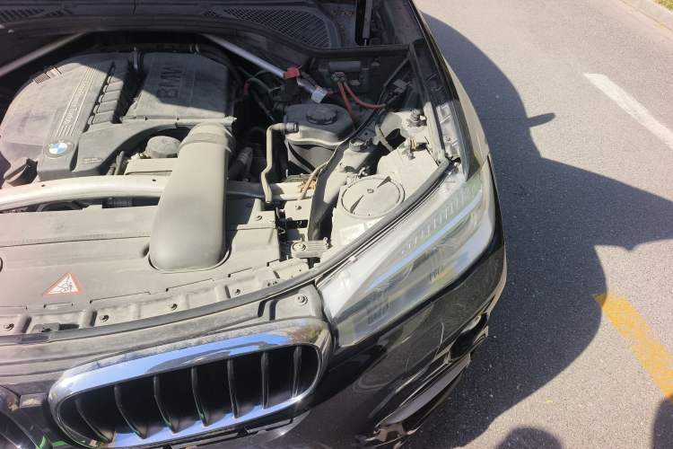 Used BMW X6 2016 xDrive35i Base Model Middle East Engine Bay Left