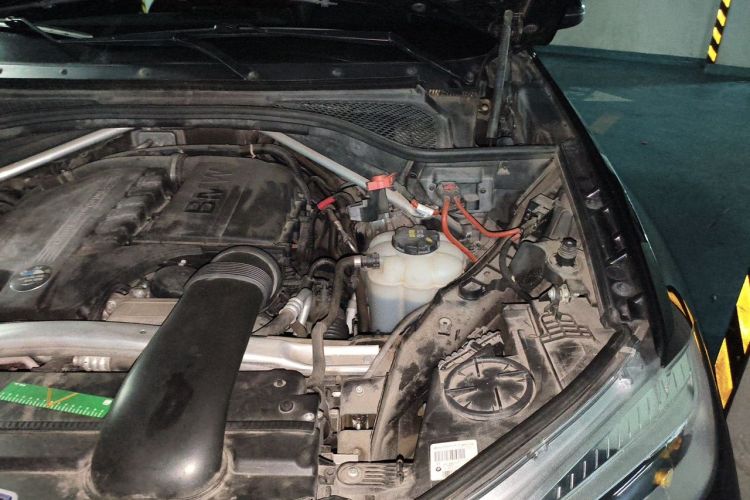 Used BMW X6  Engine Bay Left