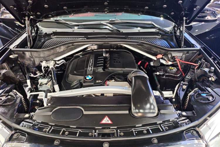 Used BMW X6 2016 xDrive35i Base Model Middle East Engine Bay