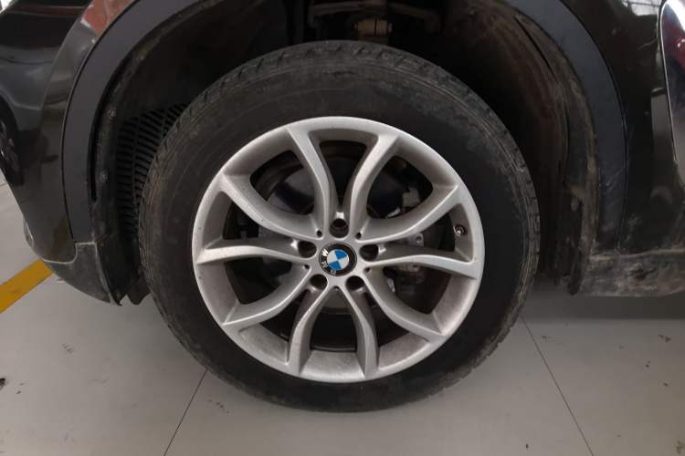 Used BMW X6 2016 xDrive35i Base Model Middle East Exterior 4