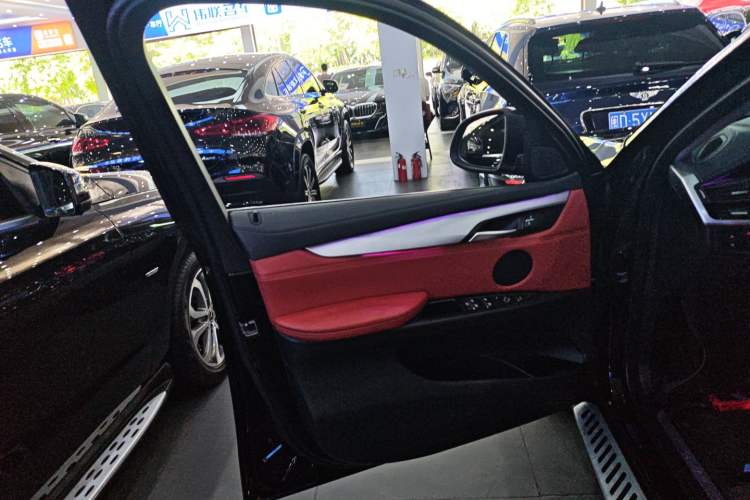 Used BMW X6 2016 xDrive35i Base Model Middle East Left Front Door Interior